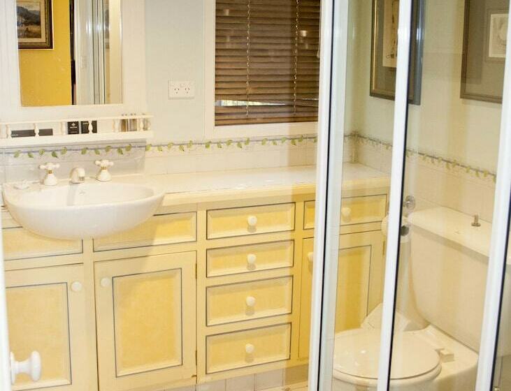 Bygone Beautys Cottages  Bronte Cottage