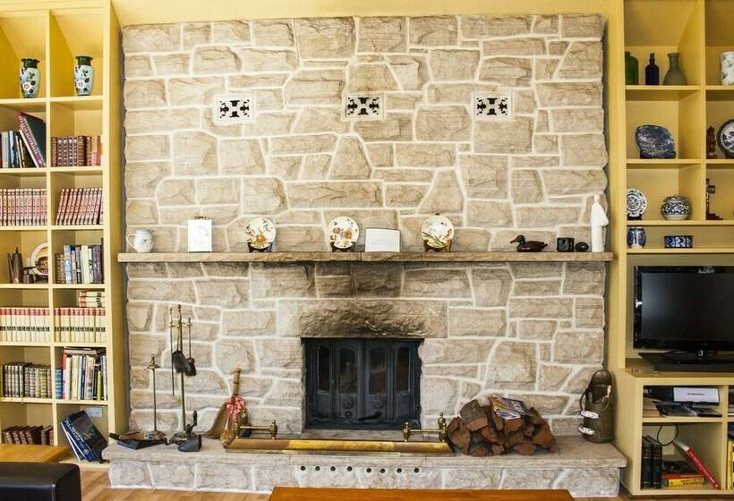 Bygone Beautys Cottages  Bronte Cottage