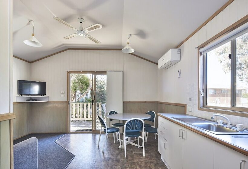 בית מלון כפרי Nrma Bathurst Panorama Holiday Park