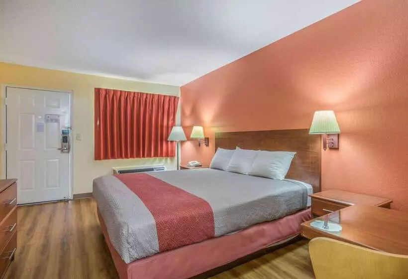 モーテル Rodeway Inn & Suites