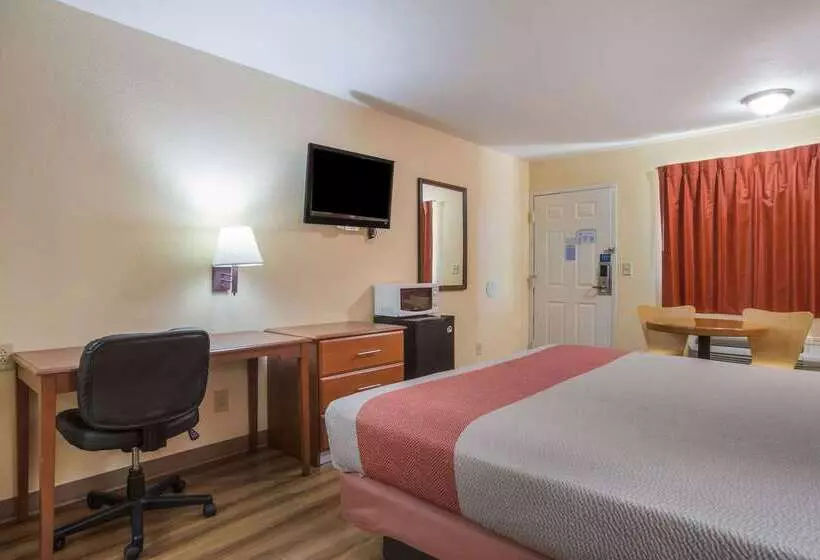 モーテル Rodeway Inn & Suites