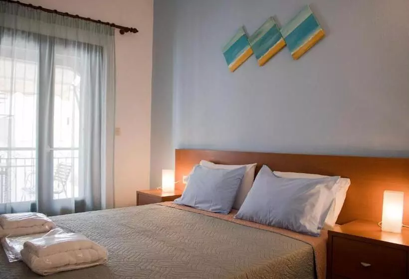 Majatalo Gyalos Beach Front