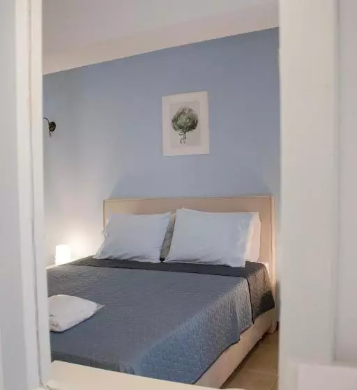 Majatalo Gyalos Beach Front