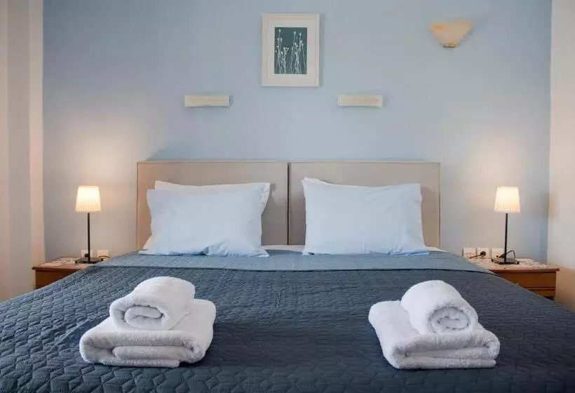 Majatalo Gyalos Beach Front