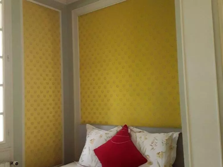 Majatalo Le Manoir Du Coeur Volant B&b