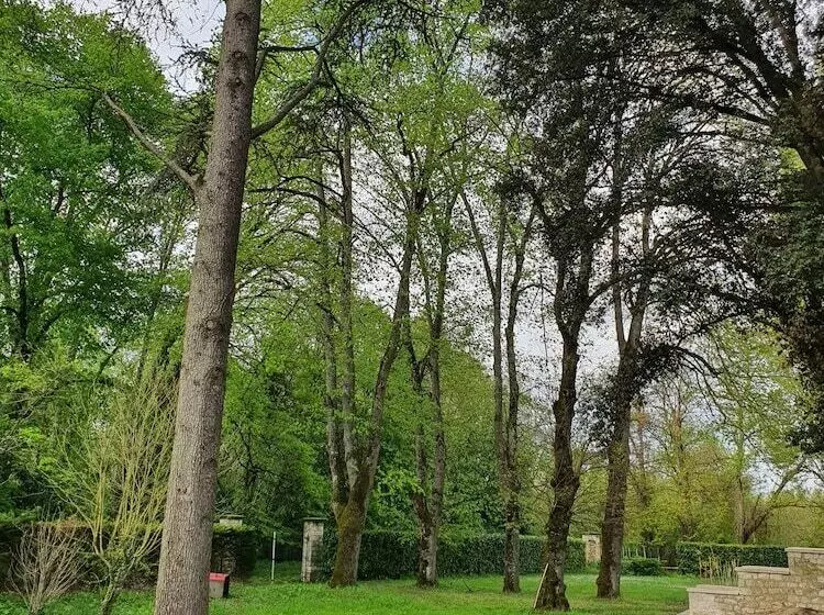 Majatalo Le Manoir Du Coeur Volant B&b