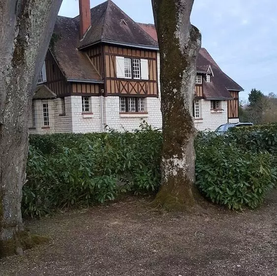 Majatalo Le Manoir Du Coeur Volant B&b