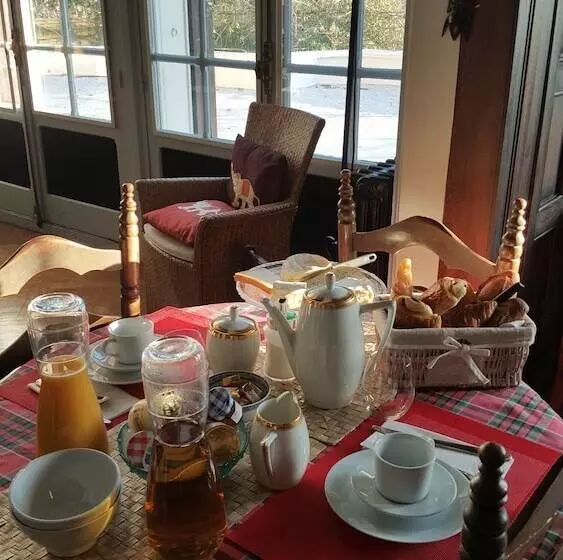 Majatalo Le Manoir Du Coeur Volant B&b