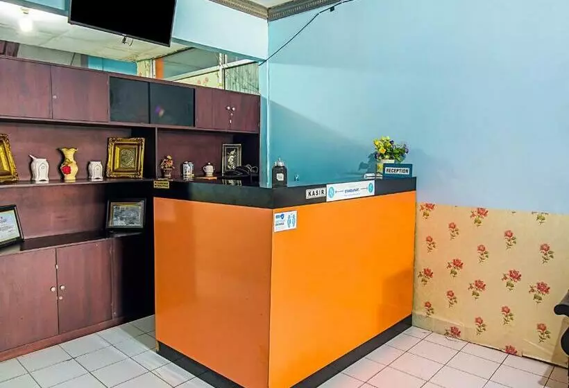 ホテル Syariah Andalas Palu Redpartner