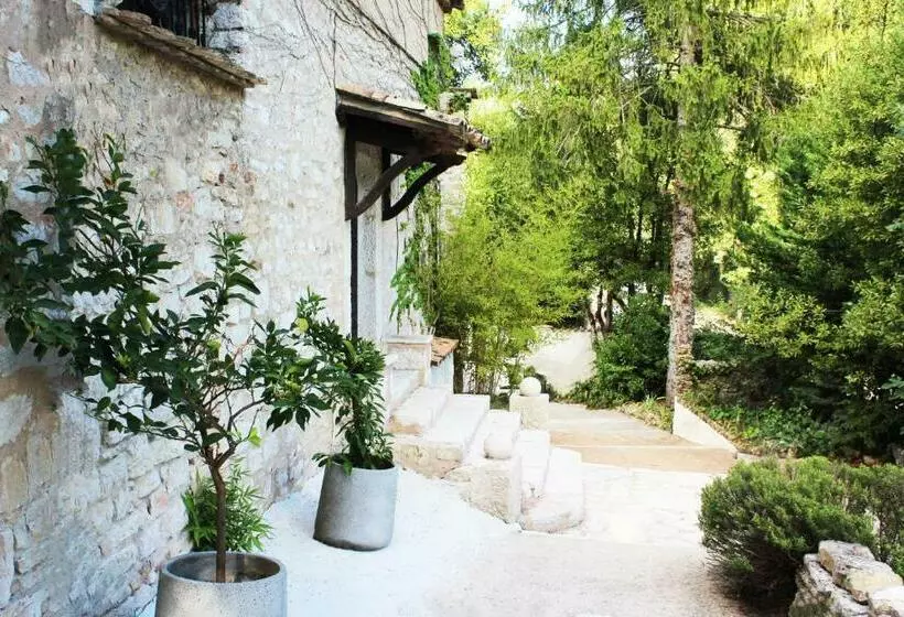 Aamiaismajoitus (B&B) Le Mas Des Alizés