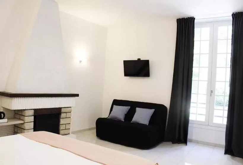 Aamiaismajoitus (B&B) Le Mas Des Alizés