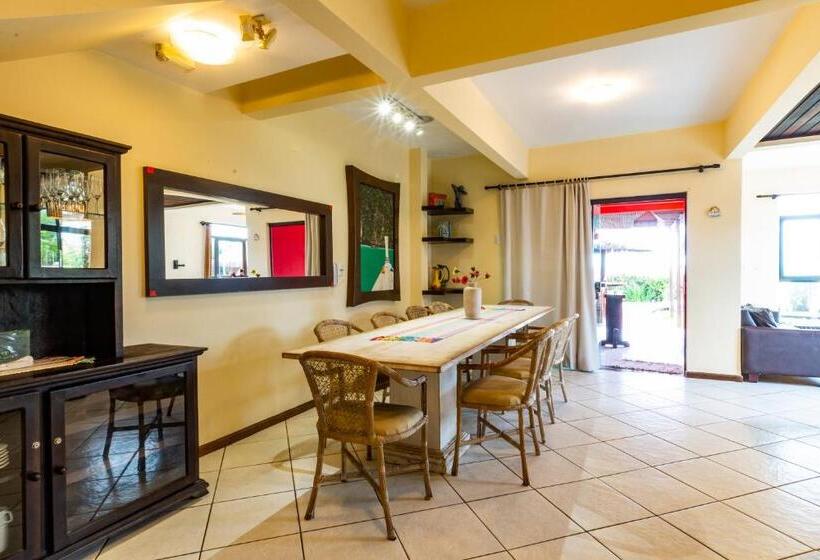 تختخواب و صبحانه Pousada Olhos Verdes