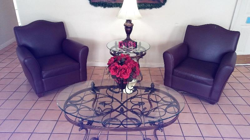 فندق Benchmark Inn