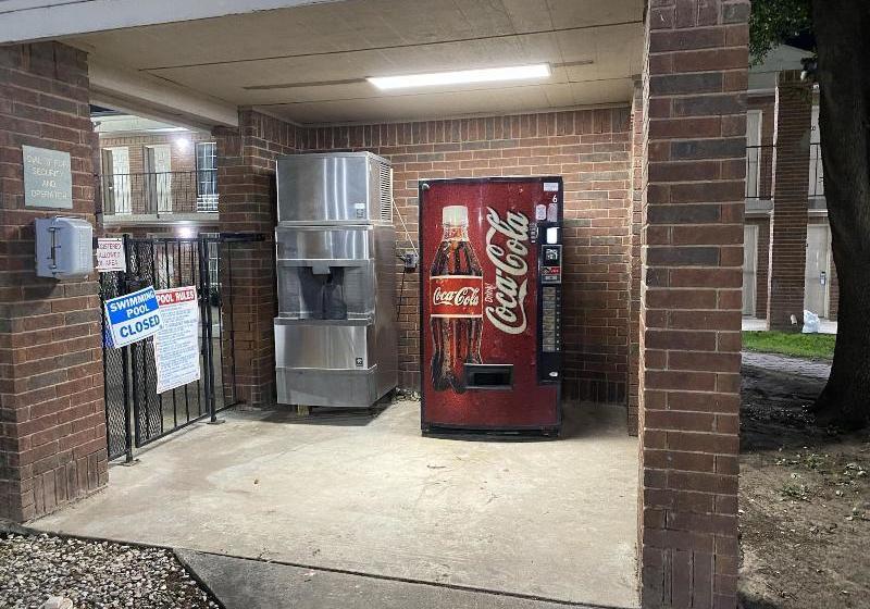 فندق Benchmark Inn