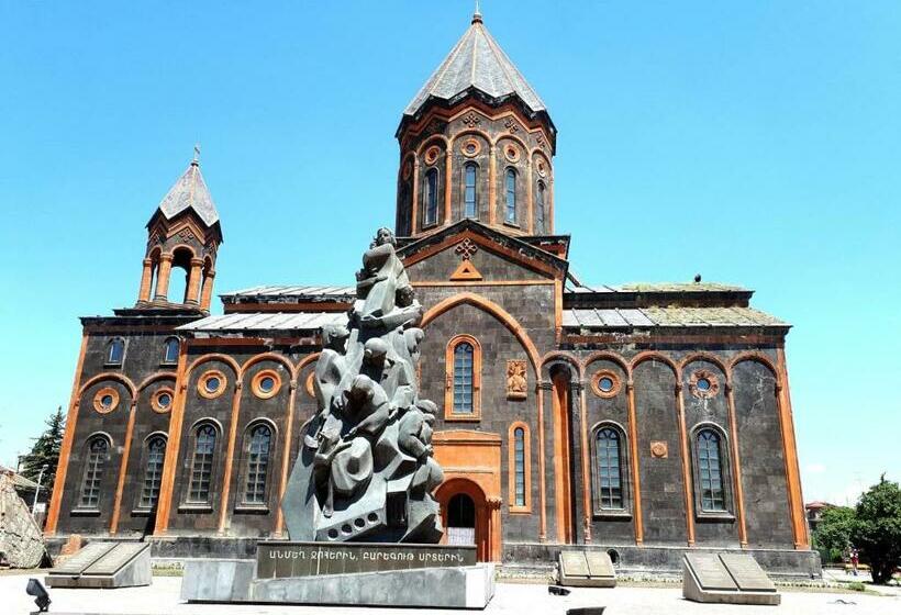 هتل Boutique Ethno