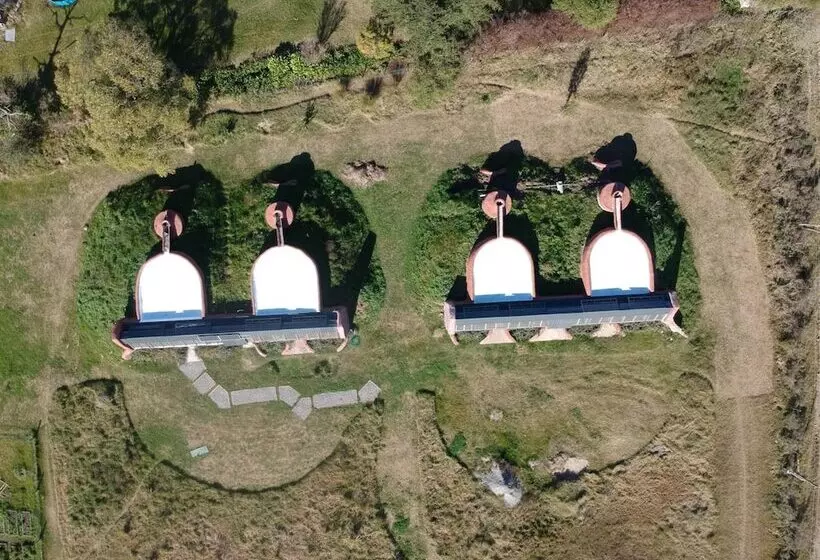 Hotelli Caliu Earthship Ecolodge