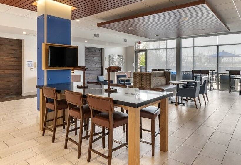 בית מלון כפרי Holiday Inn Express & Suites   Lancaster   Mount Joy, An Ihg