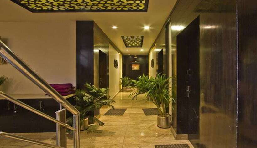 فندق Lavish Inn