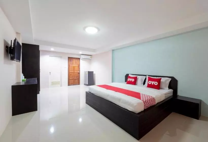 ホテル Oyo 75329 Phensri Apartment