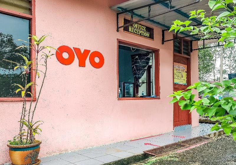 בית מלון כפרי Oyo 90103 Bbr Bari Beach Resort