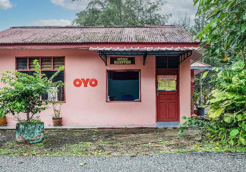 בית מלון כפרי Oyo 90103 Bbr Bari Beach Resort