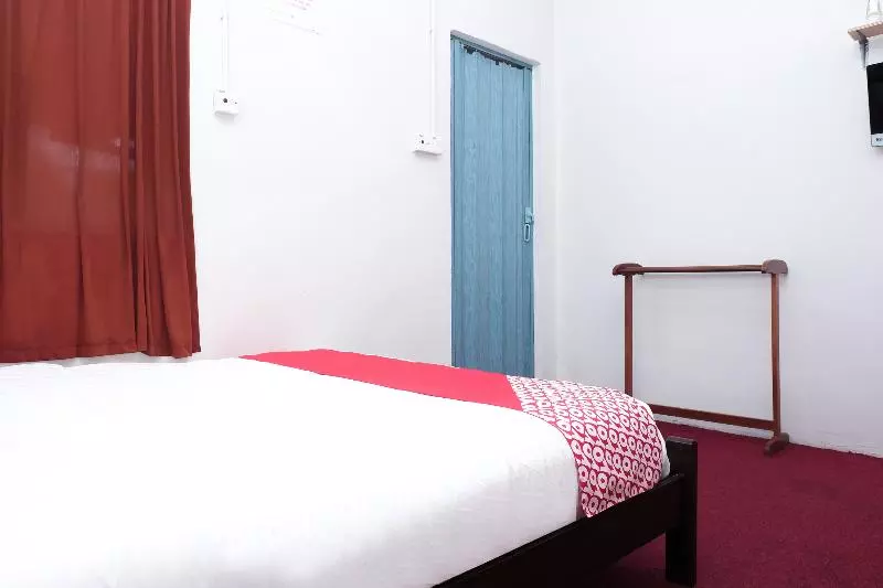 هتل Oyo 90103 Bbr Bari Beach Resort