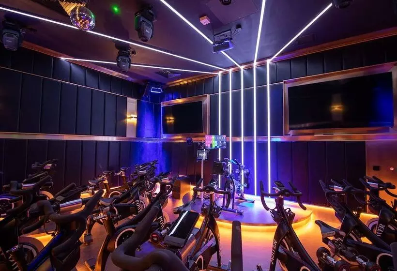 هتل The Dean Cork