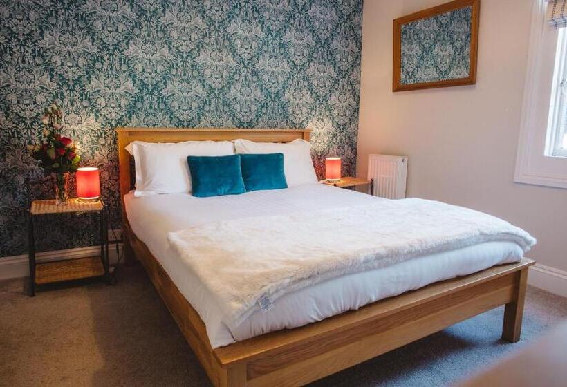 פנסיון Ashburton Court