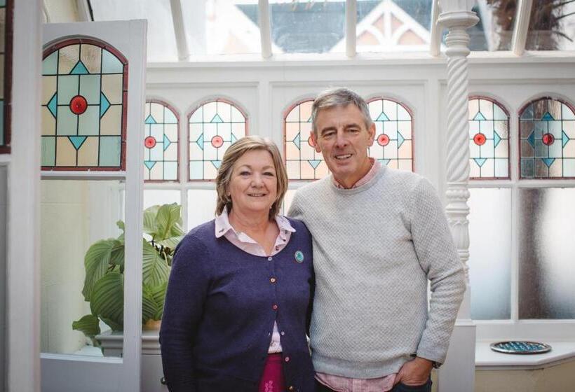 פנסיון Ashburton Court