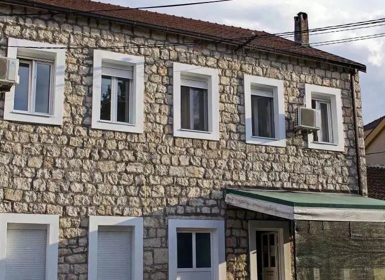 تختخواب و صبحانه Vila Razic