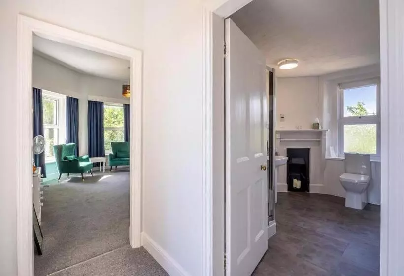 Cosy Wolf Bed & Breakfast