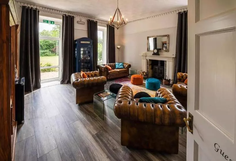 Cosy Wolf Bed & Breakfast