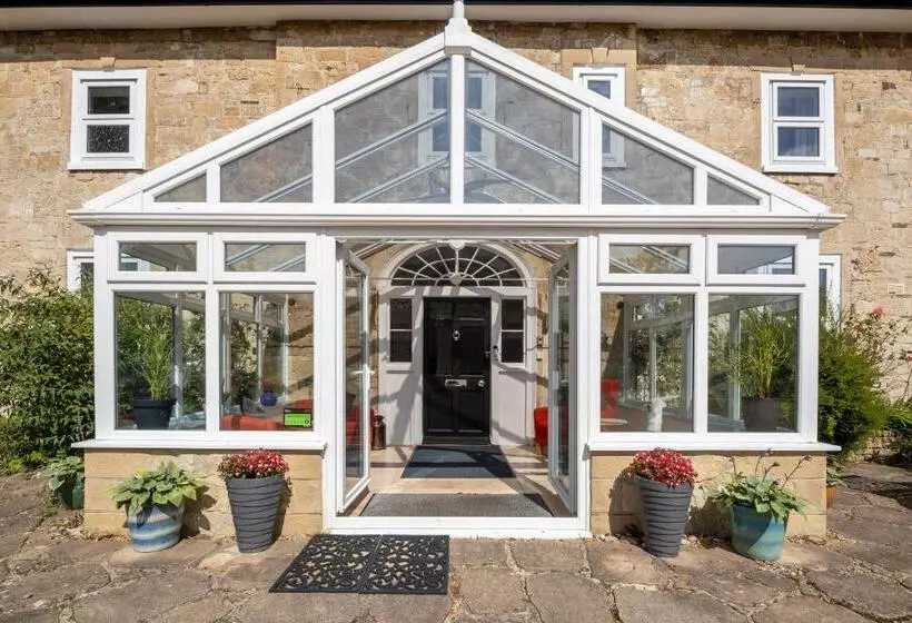 Cosy Wolf Bed & Breakfast