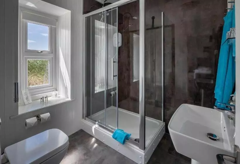 Cosy Wolf Bed & Breakfast