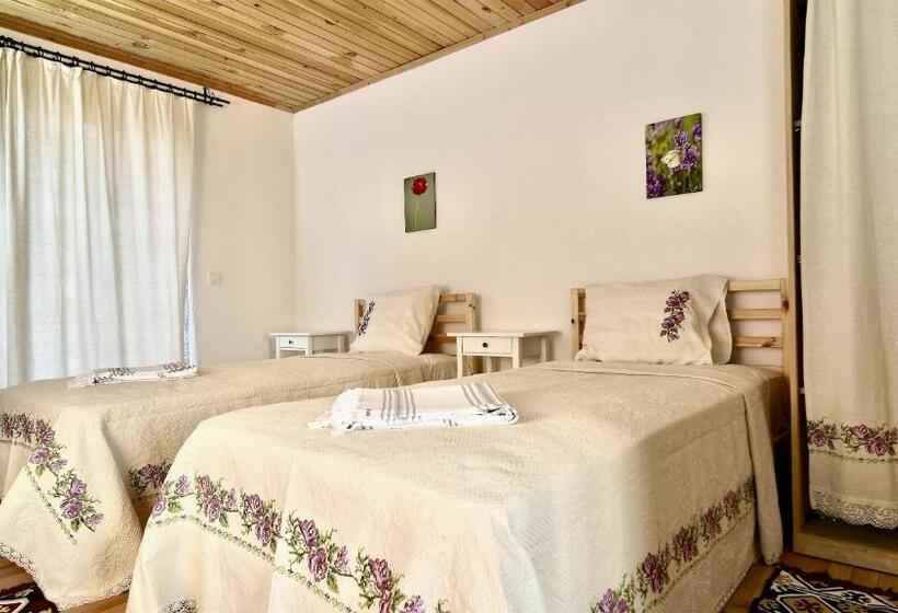 Dedehan Retreat Otel