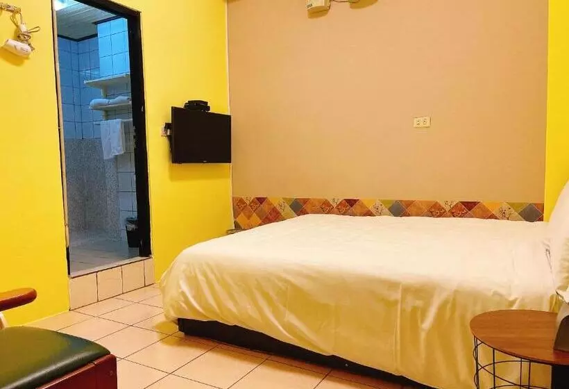 Forever Happiness Hostel