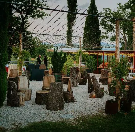 Hotelli Agriturismo Podere Tovari