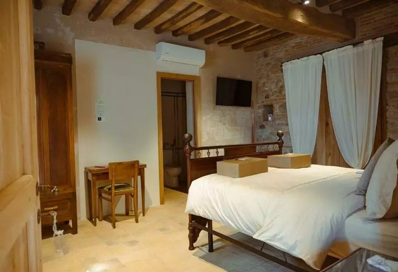 Hotelli Agriturismo Podere Tovari