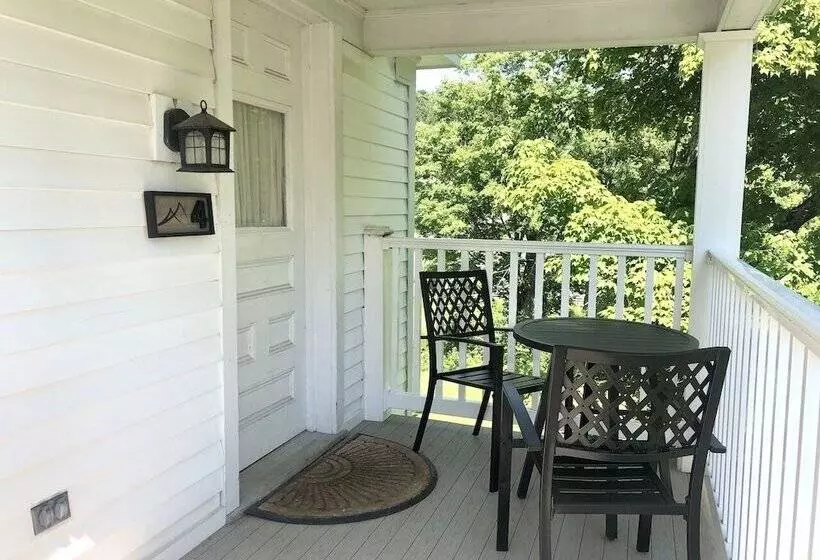 Hotelli Farm Road Estate