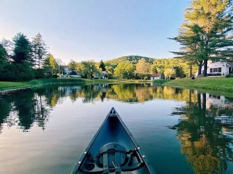 Hotelli Farm Road Estate