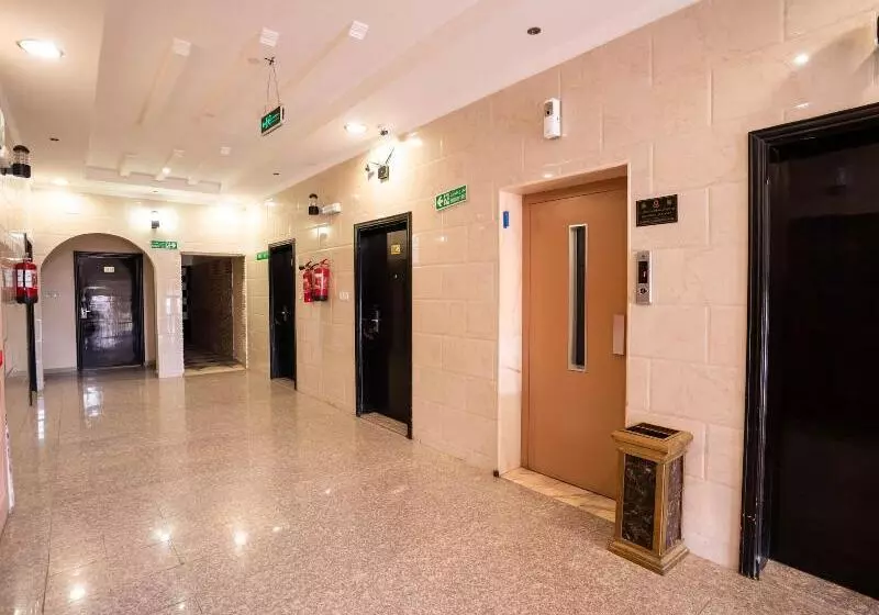 Hotelli Golden Galaxies Furnished Units