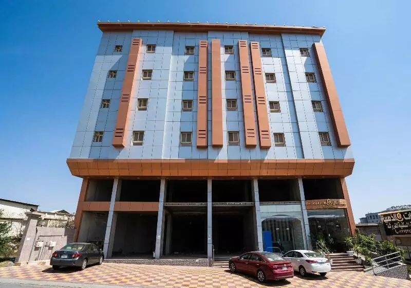 Hotelli Golden Galaxies Furnished Units