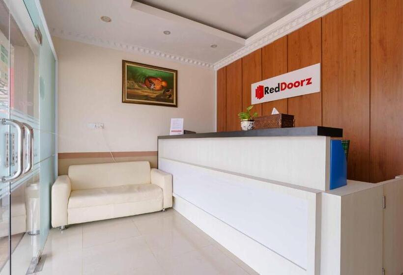 בית מלון כפרי Reddoorz Near Plaza Botania 1 Batam