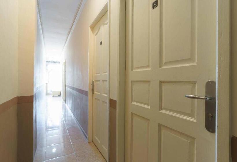 בית מלון כפרי Reddoorz Near Plaza Botania 1 Batam