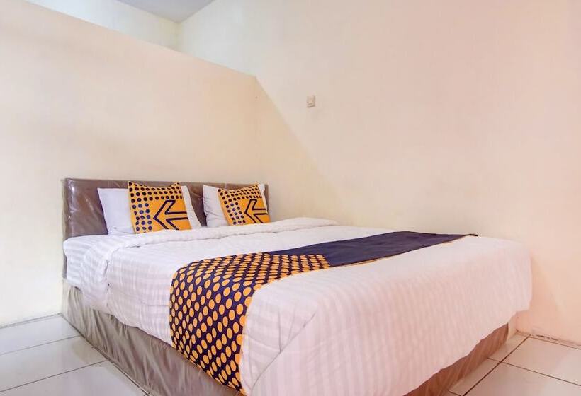 בית מלון כפרי Puspita Depok