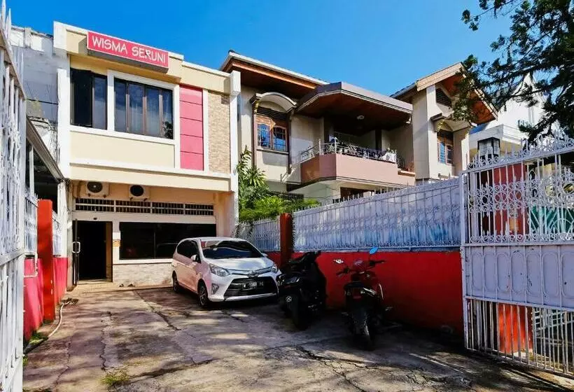 Hotelli Wisma Seruni Palopo