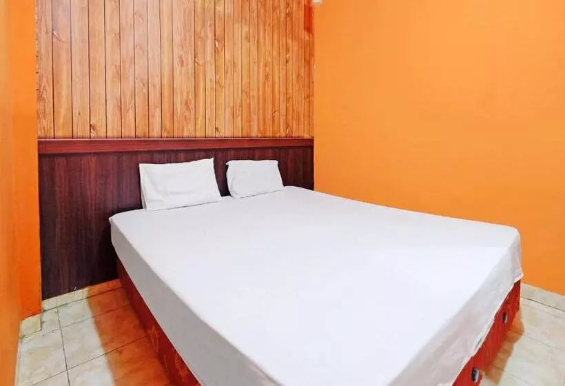 Hotelli Wisma Seruni Palopo