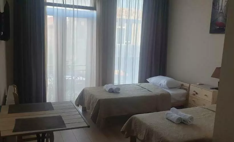 هتل Zugdidi Time