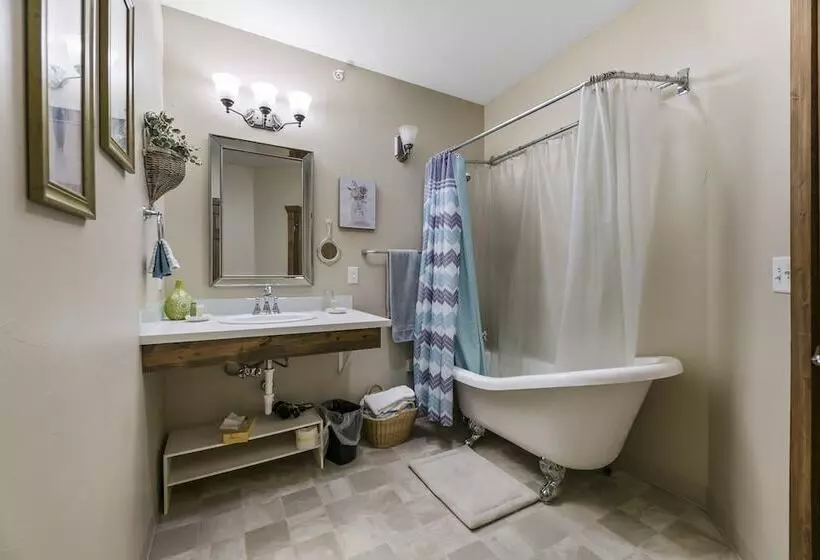 Twisters Bed And Breakfast