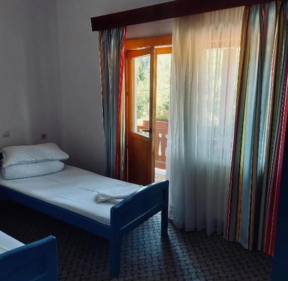 تختخواب و صبحانه Székely Fogadó Hanul Secuiesc